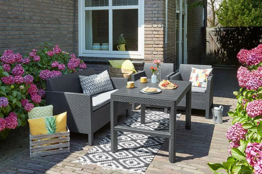 Tedd kényelmessé a teraszt ezekkel a kerti bútorokkal